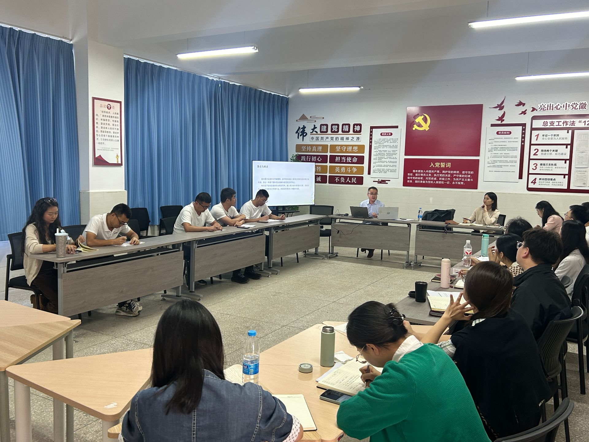 人文社科部邀請院外專家開展科研課題申報專題講座